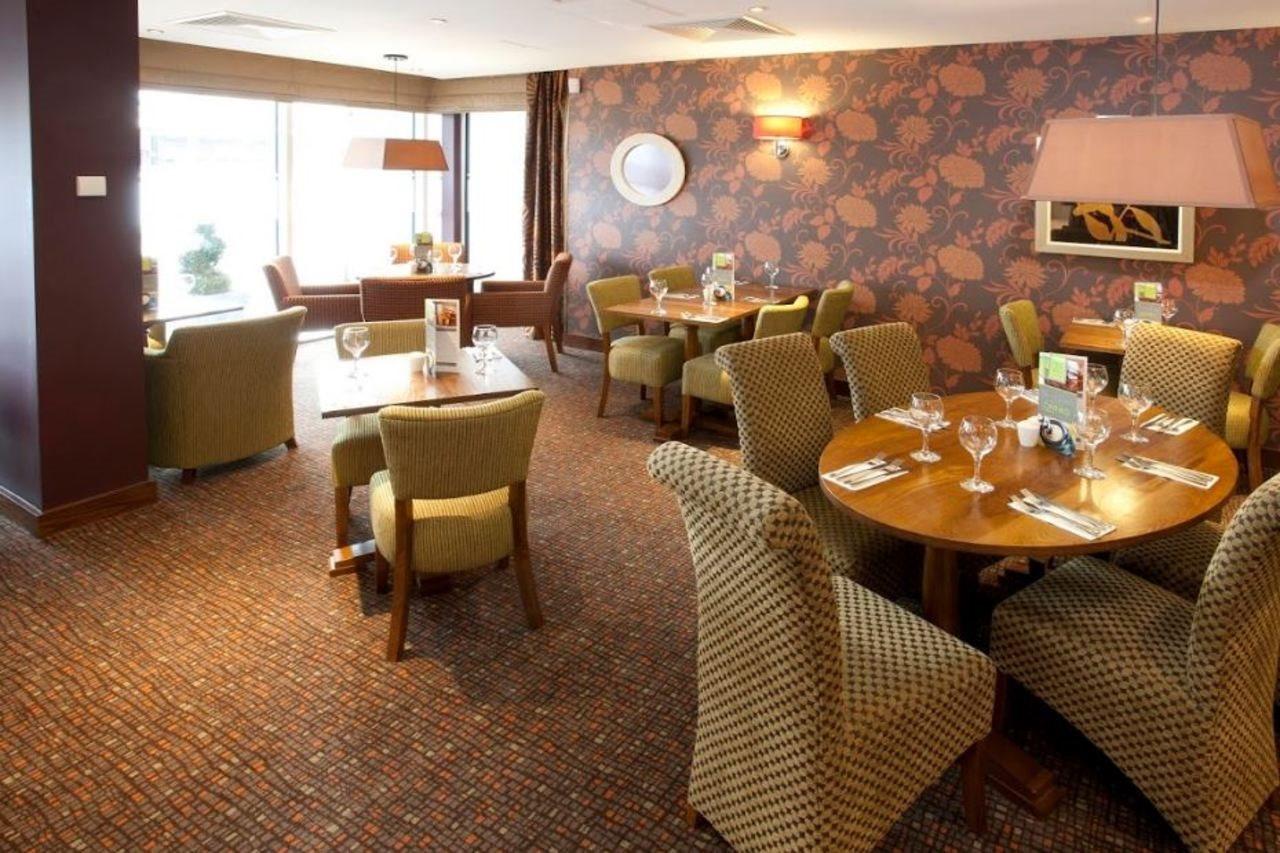 Premier Inn Inverness Centre - River Ness エクステリア 写真