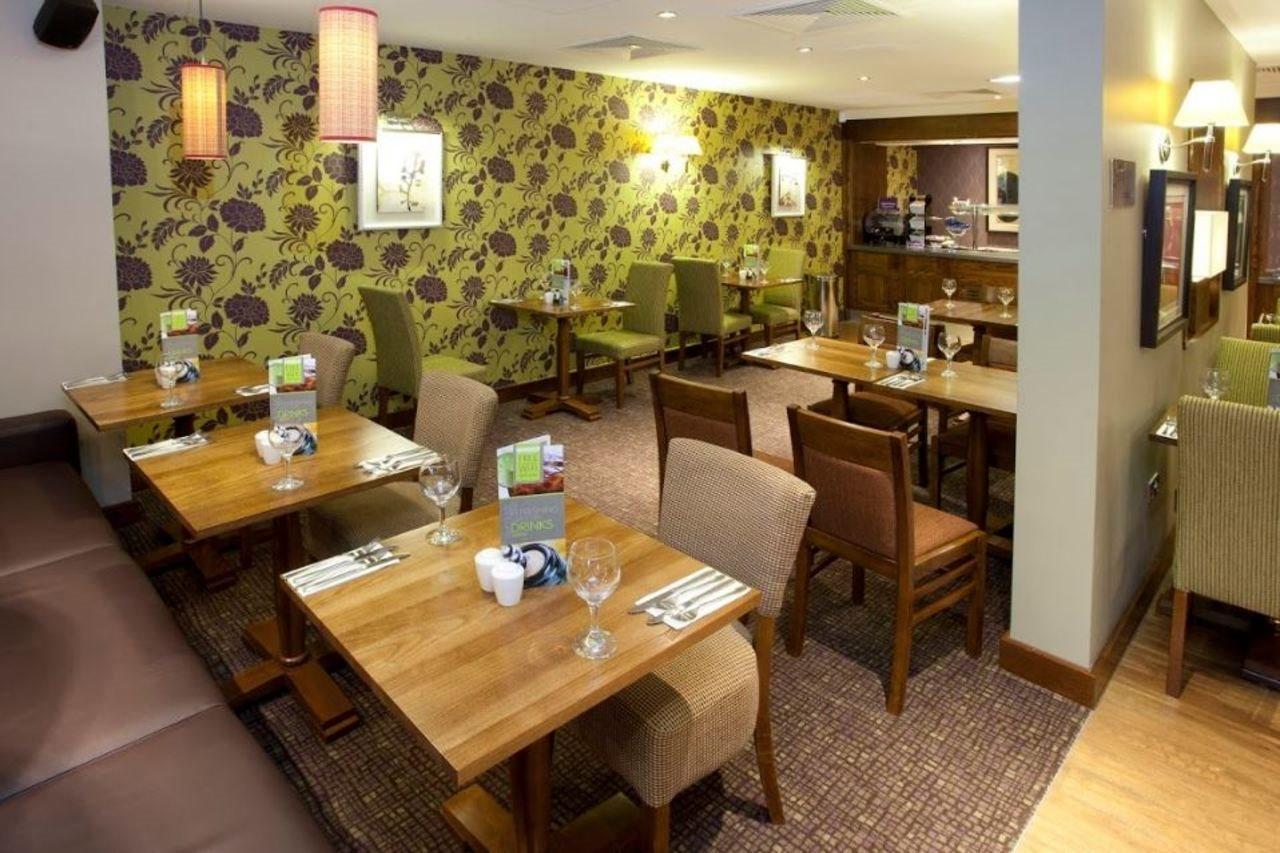 Premier Inn Inverness Centre - River Ness エクステリア 写真