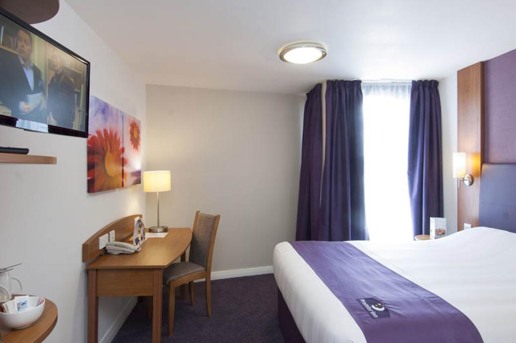 Premier Inn Inverness Centre - River Ness 部屋 写真