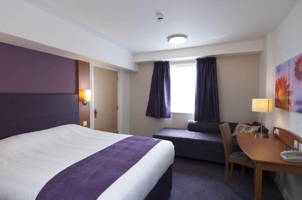 Premier Inn Inverness Centre - River Ness エクステリア 写真