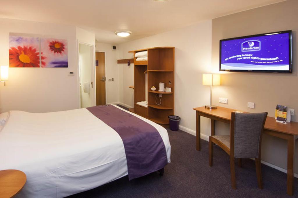 Premier Inn Inverness Centre - River Ness エクステリア 写真