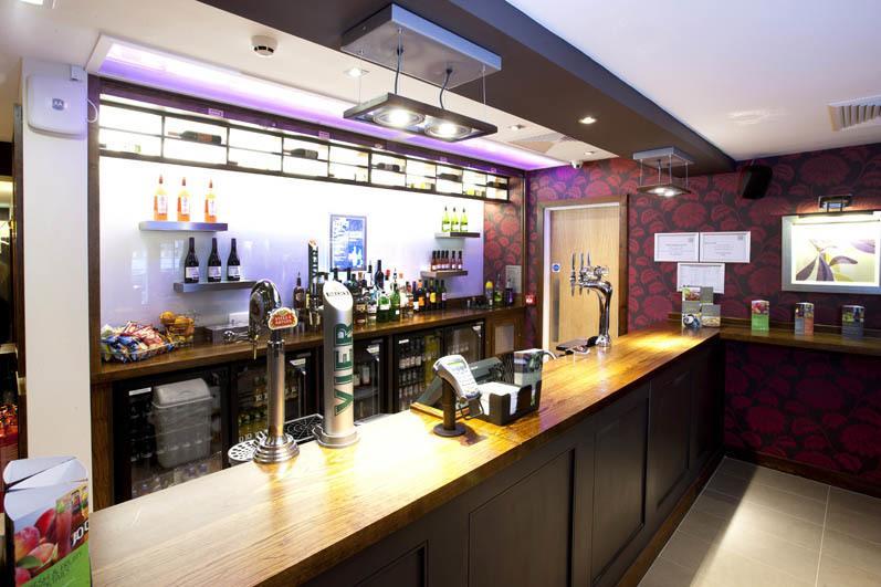 Premier Inn Inverness Centre - River Ness エクステリア 写真