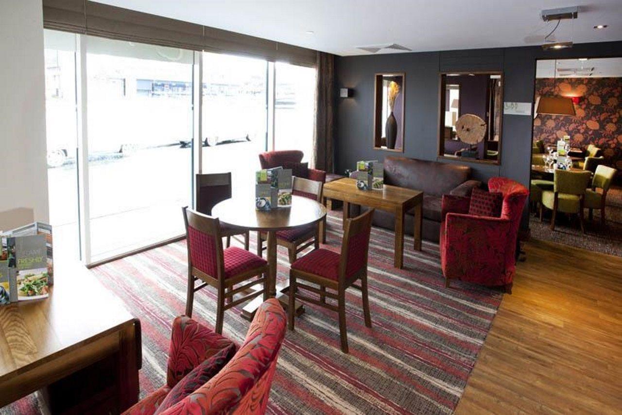 Premier Inn Inverness Centre - River Ness エクステリア 写真